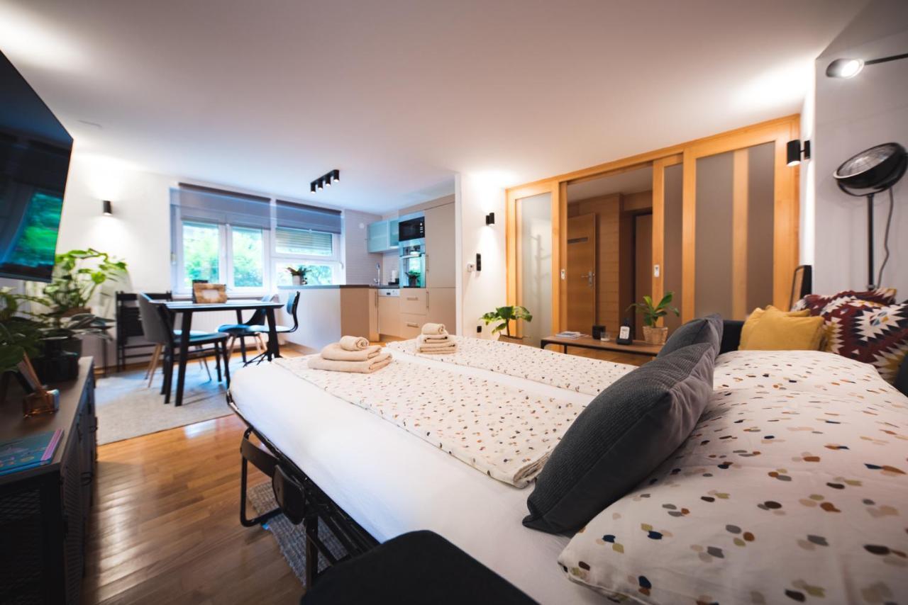 Sleep, Eat, Repeat And Park Your Car In City Center Zagreb Eksteriør bilde